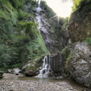 Escursione a "passo lento - Cascata della Froda