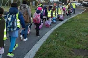 Luino, i camminatori del Cai Luino da guide di montagna a volontari del pedibus