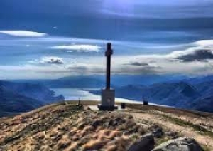 Escursione al monte Lema salendo dal versante svizzero