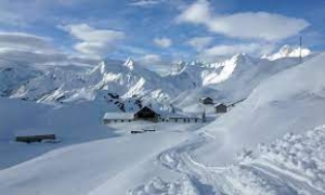 Escursione con le ciaspole dal Rifugio Maria Luisa (I) al Passo San Giacomo (CH)