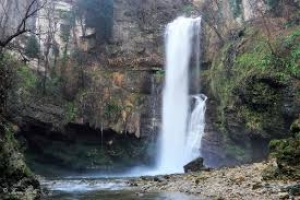 Venerdì 21 marzo 2025 – Passo lento - Camminata tra il profumo dell’aglio orsino alla cascata di Ferrera